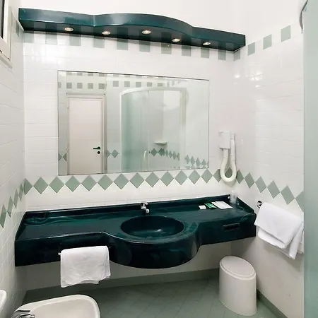 Prestige Hotel 3*